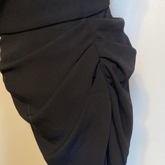 Amanda Uprichard Lace Mini Dress with Straight Neckline and Thin Straps - Picture 4 of 7